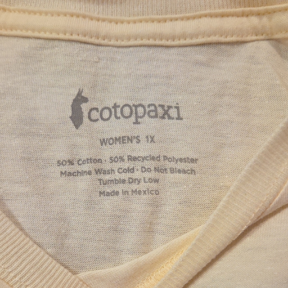 Cotopaxi Women's Cream T-Shirt with Car Graphic - Picture 4 of 5